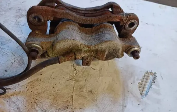 Iveco Daily 35 - 40.10 Front brake caliper