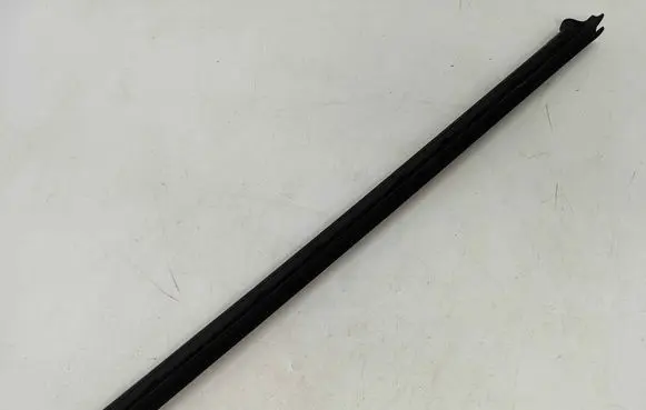 Volvo XC60 Rear door windshield rail 31424368
