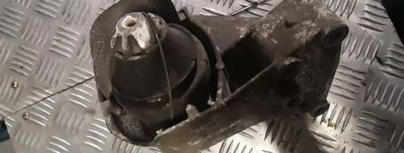 Volvo S80 Engine mount bracket 9161142