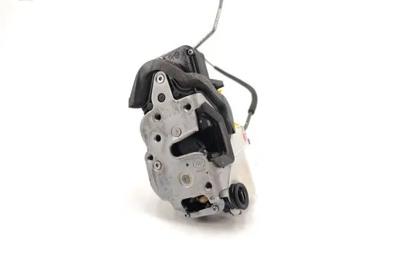Opel Mokka X Rear door lock