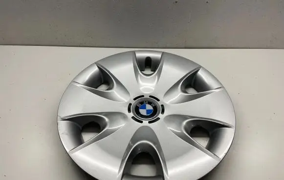 BMW 1 E81 E87 R16 wheel hub/cap/trim 62411810 3136777