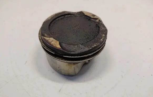 Piston
