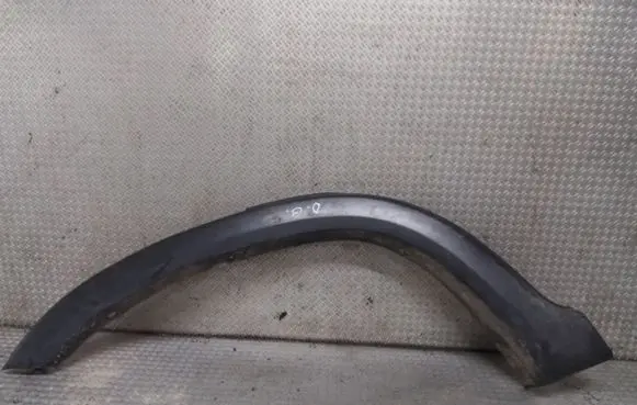 Rear fender molding trim