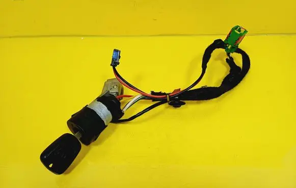 Peugeot 307 Ignition lock 36353100