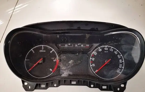 Opel Corsa E Speedometer (instrument cluster) 39140086
