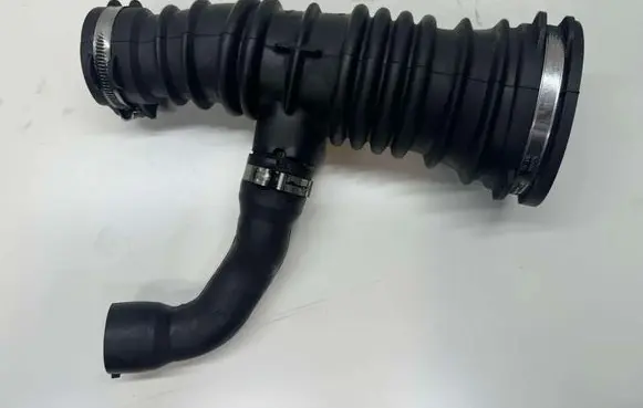 Air intake hose/pipe