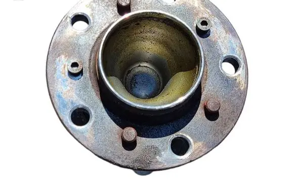 BMW M5 Front wheel hub 31202286606 026623