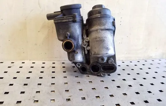 Volvo XC70 Oil filter mounting bracket 30677920 6740273266 6740230250