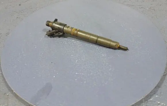Fuel injector