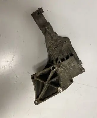 Volkswagen II LT Generator/alternator bracket 074145169F