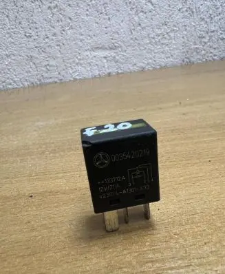 Volkswagen PASSAT B7 USA Other relay 0035420219