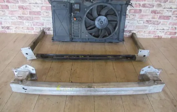 Citroen C4 II Front bodywork piece 