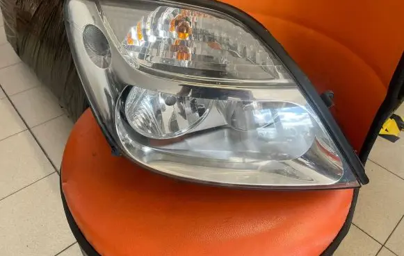 Renault Scenic I Headlight/headlamp 89002989 7700432099