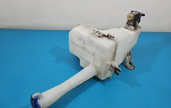 KIA Ceed Windshield washer fluid reservoir/tank 98610-1H000 IMPRK1532785