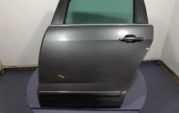 Peugeot 5008 Rear door