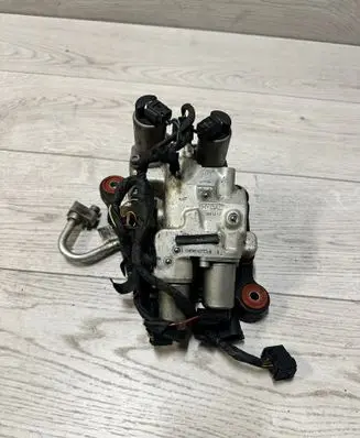 BMW 5 GT F07 Air suspension compressor 6775258 10641010 114541427730