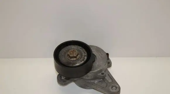 Volkswagen Golf VII Generator/alternator belt tensioner 04L903315A