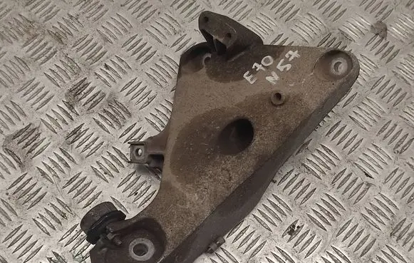 BMW X5 E70 Engine mounting bracket 6790021 22116790021