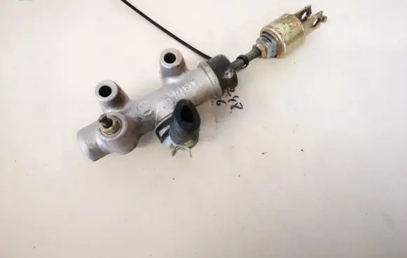 Toyota Avensis Verso Clutch master cylinder