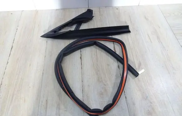 Mercedes-Benz E C207 W207 Front door rubber seal A2077270187