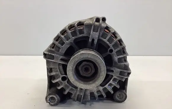 BMW 3 E90 E91 Generator/alternator 7802261 2543461B