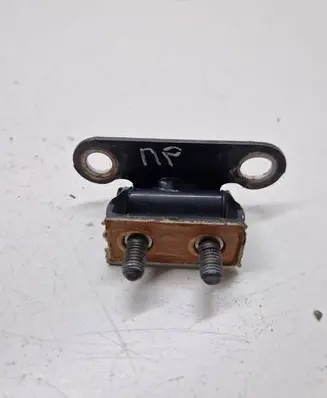 Tailgate/trunk/boot hinge