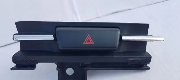 Mazda CX-3 Tailgate/trunk/boot open switch 