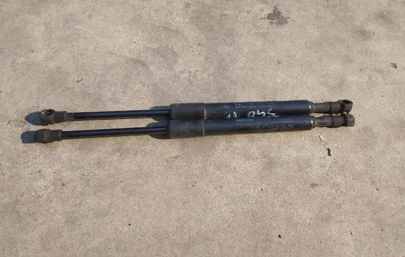 Volvo S40 Tailgate strut 31218465