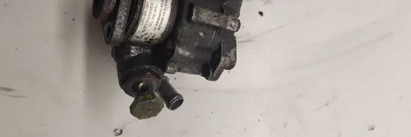 Volkswagen PASSAT B5.5 Power steering pump 4B0945105 7692955133