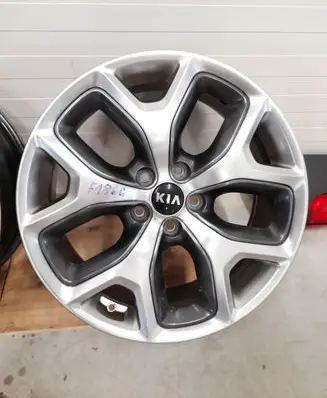 KIA Sorento R18 alloy rim 