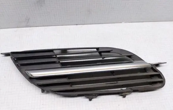 Nissan Almera Tino Front bumper lower grill 62322BU000
