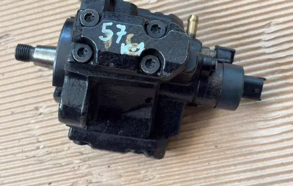 BMW X5 E70 Fuel injection high pressure pump 0445010009 7787563