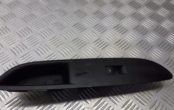 Opel Mokka X Electric window control switch 95393864