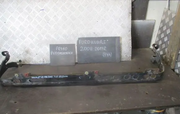 Ford Kuga I Front subframe 8V418A297AB