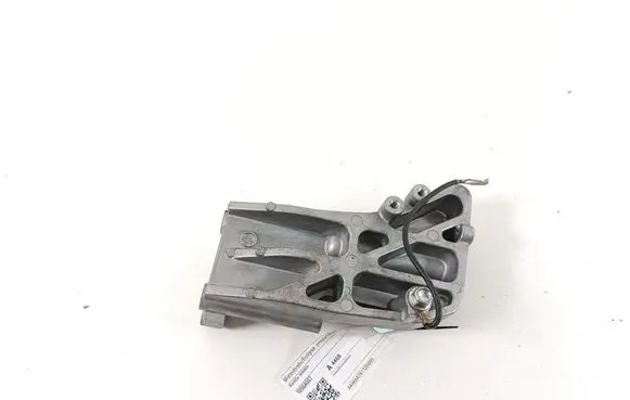 Mitsubishi Eclipse Cross Engine mounting bracket 1098A007
