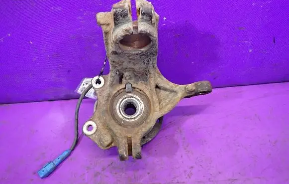 Peugeot 207 CC Front wheel hub spindle knuckle
