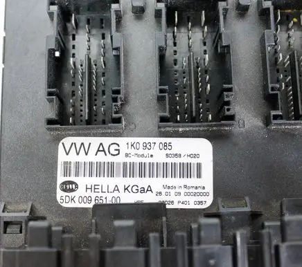Volkswagen Golf VI Central body control module 1K0937085