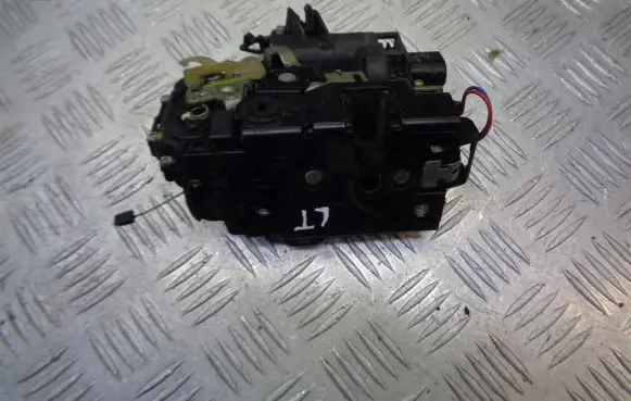 Seat Leon (1M) Rear door lock