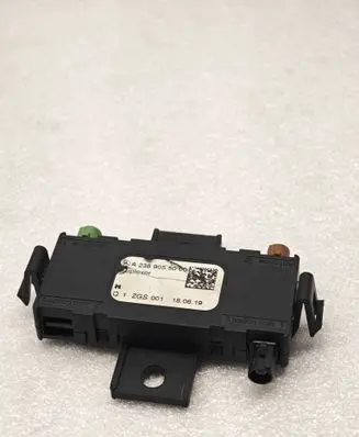 Mercedes-Benz E W238 Aerial antenna amplifier A2389055000 ZGS001