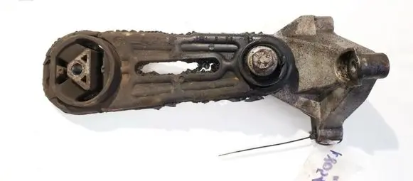 Nissan Primera Engine mount bracket