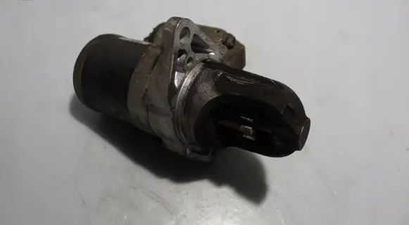 Subaru Impreza III Starter motor M000T30475