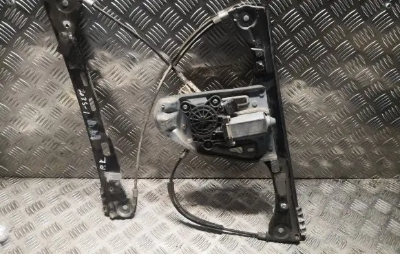 Mercedes-Benz C W203 Front door electric window regulator 2037202346 A2037202346