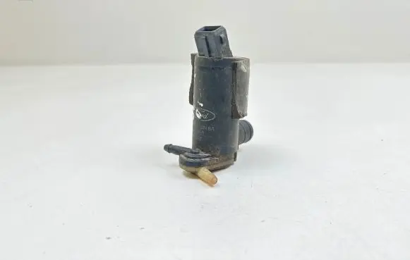 Ford Focus Windscreen/windshield washer pump 93BB17K624BA