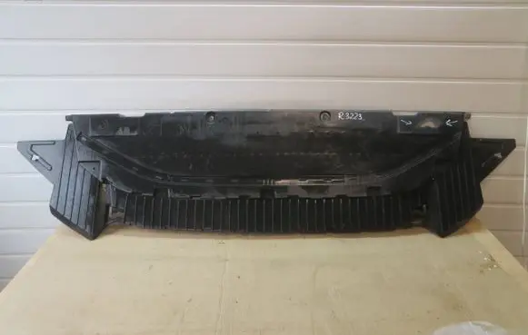 Audi A6 C7 Front bumper skid plate/under tray 4G0807611F
