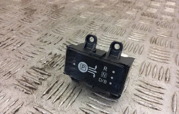 Nissan Leaf II (ZE1) Gear shift selector indicator 