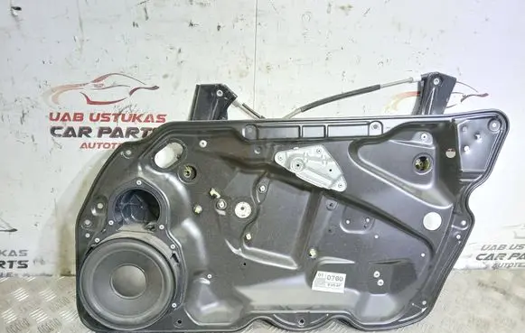 Volkswagen PASSAT B6 Front window lifting mechanism without motor