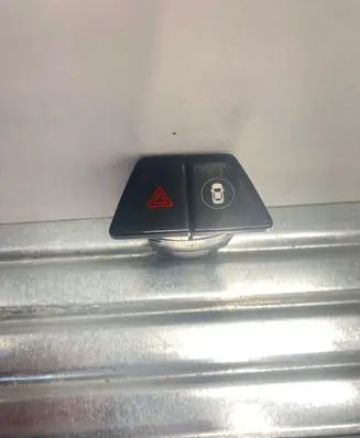 BMW 5 G30 G31 Hazard light switch 9383535 2C938353503 3474320103