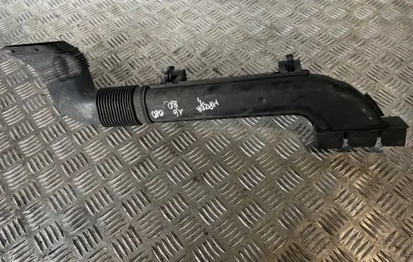 Mazda 3 II Air intake hose/pipe 8N619E635AC