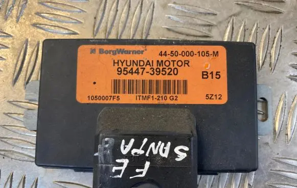 Hyundai Santa Fe Transfer box differential control unit 9544739520 1050007F5 4450000105M