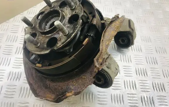 Honda CR-V Rear wheel hub spindle/knuckle 